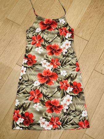 Sommerliches Kleid mit Hibiskus-Muster, Grösse S