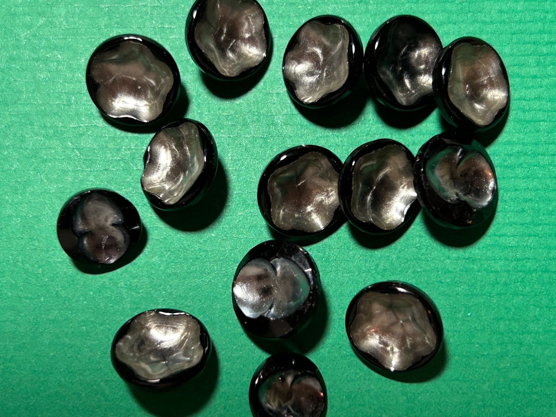 Bottoni: Schwarze Glasknöpfe – Nuovo (secondo la descrizione) da Pfeffingen venduto da Alusru70
