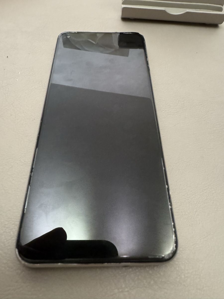 Oppo Telefoni cellulari / Smartphones: OPPO Reno8 5G – Difettoso da Adliswil venduto da Busys