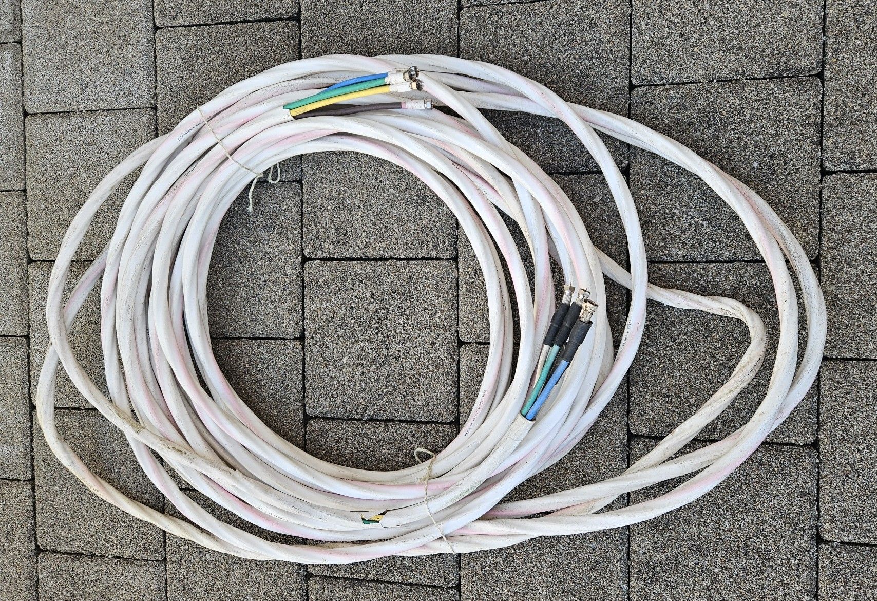 Kabel: Digitales Koaxialkabel, 4-fach, ca. 25m – Gebraucht aus Büron von rs_83