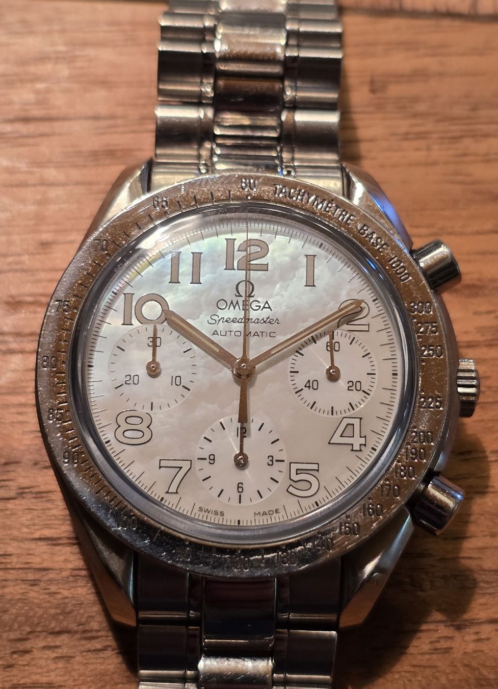 Omega Orologi: Omega Speedmaster mit MOP (Perlmutt) Ziffernblatt – Usato da Mühlethal venduto da m4_bert 4
