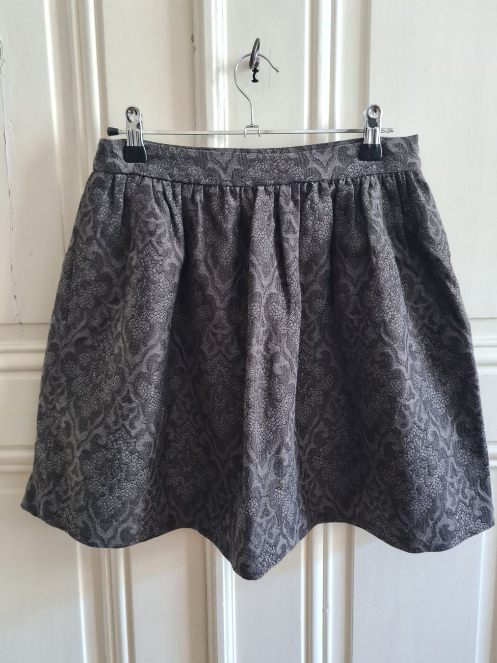 Zara Gonne: Jupe Zara imprimé dentelle - Small – Usato da Genève venduto da Tresor305