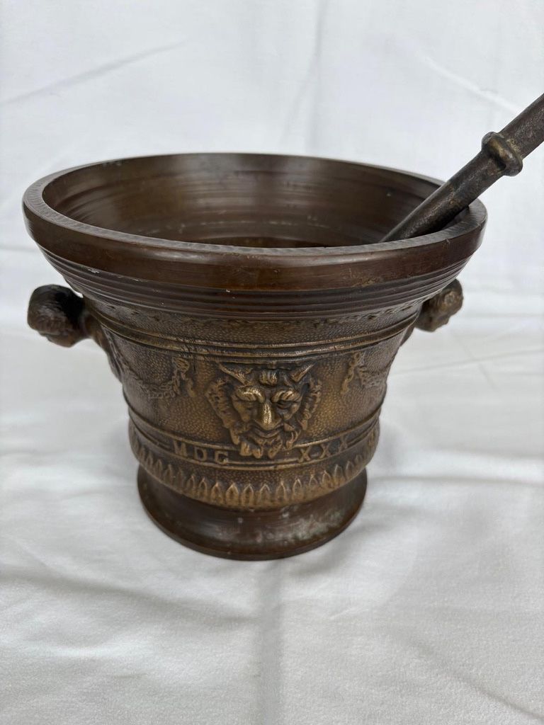 Altro per cucinare: Antiker, besonderer Messing Mörser 11kg – Usato da Romanshorn venduto da rirore418 1