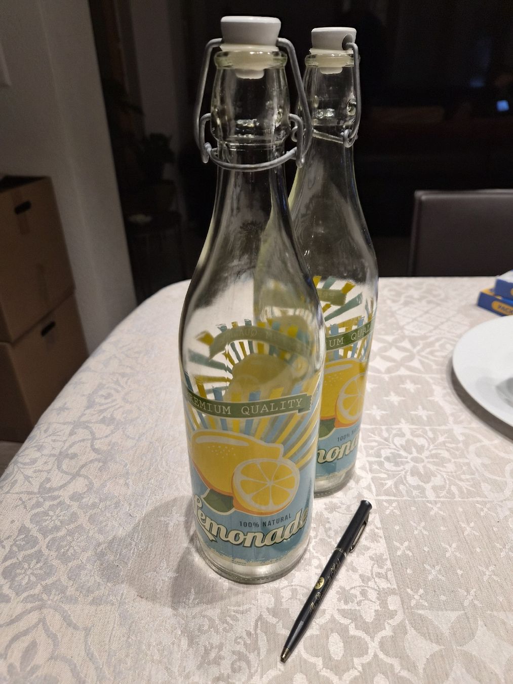Bicchieri, Caraffe & Bottiglie: Lot de 2 bouteilles de limonade vintage – Usato da Avry-sur-Matran venduto da cec_nhz8