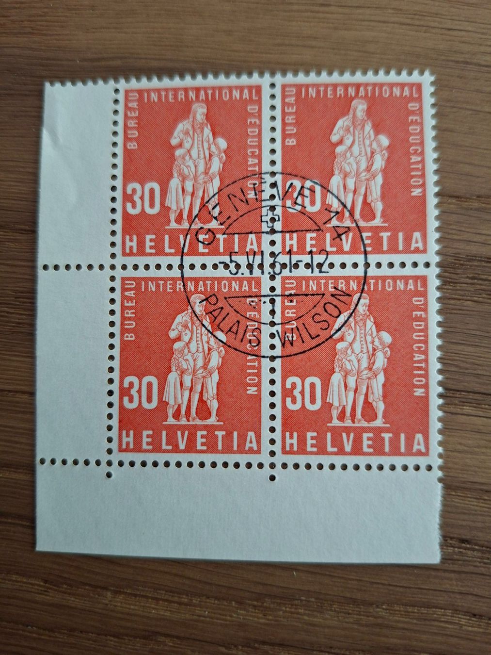 Tous les timbres: Dienstmarken 4er Blocks: BIE – Neuf (Voir description) à Hinterkappelen par 1399 3