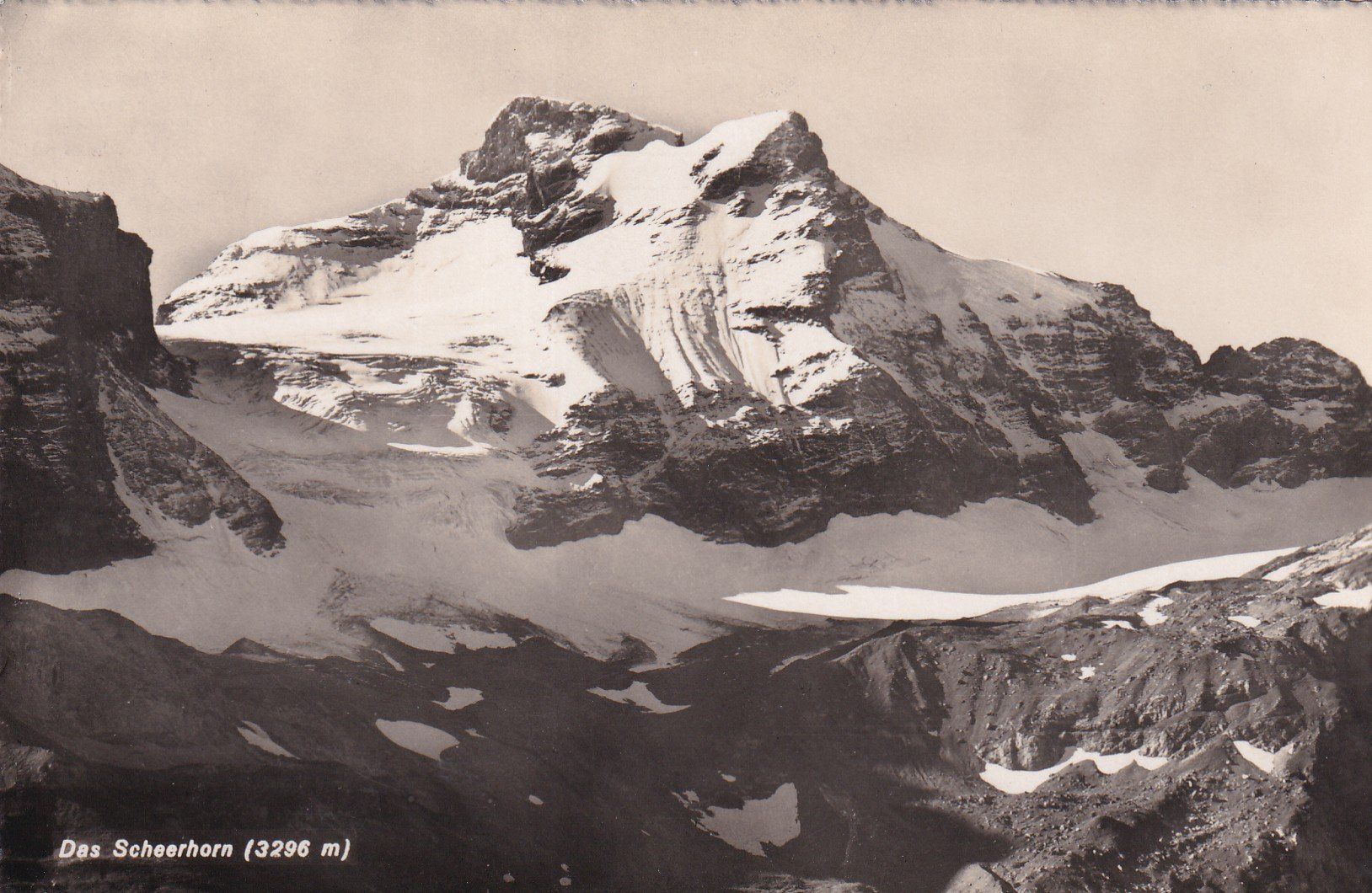 Cartoline postali: Das Scheerhorn Hotel Klausen Passhöhe – Usato da Cormoret venduto da Pascalll2001