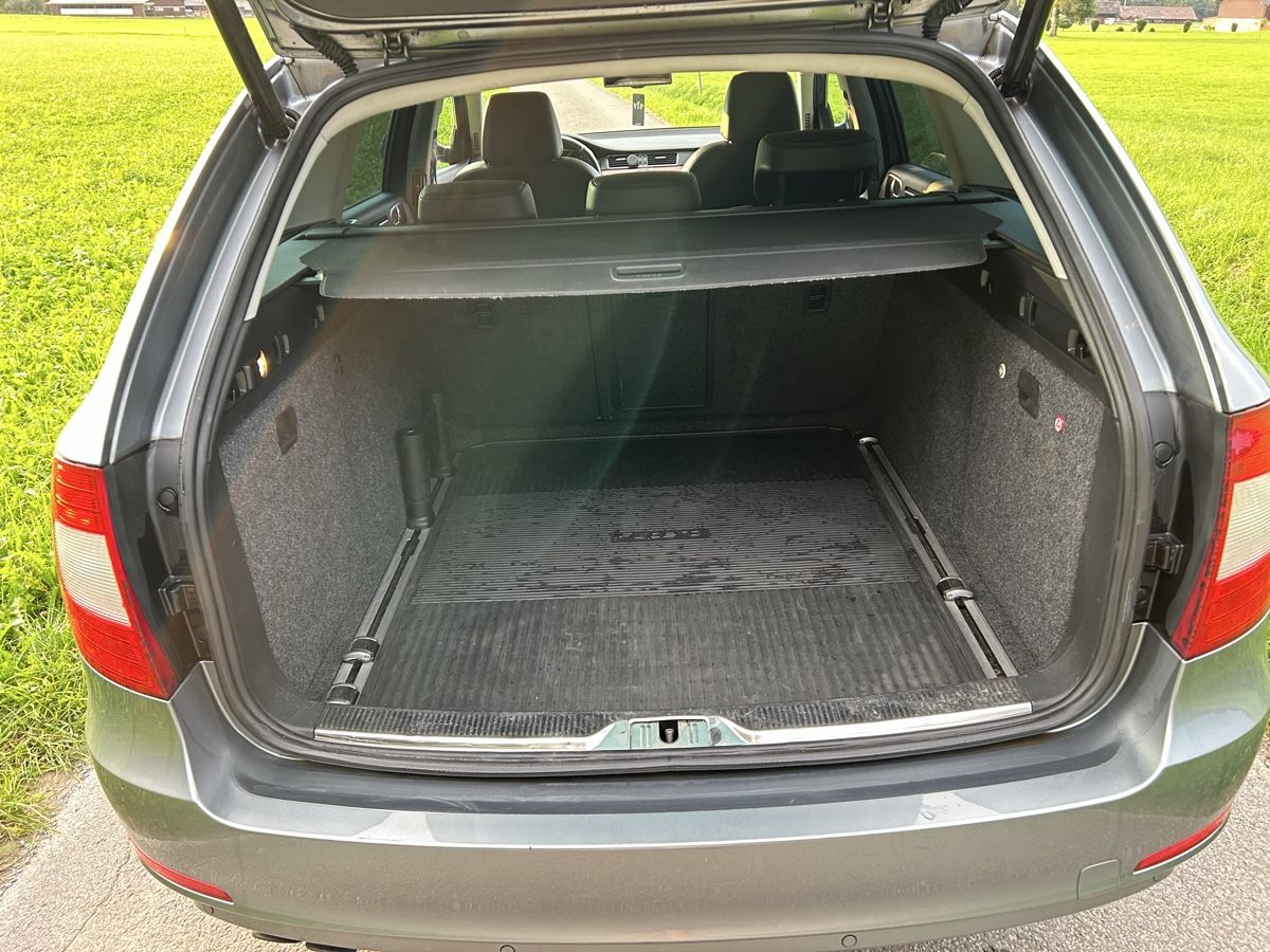 Skoda Automobili: Skoda superb – Usato da Flawil venduto da ger_8q7g 4