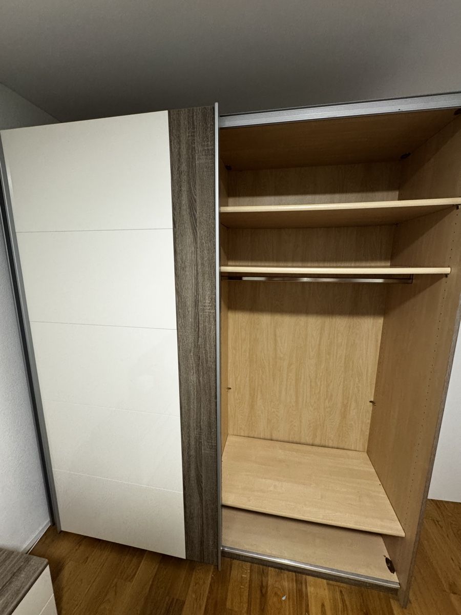 Armadi: Kleiderschrank  – Usato da Staufen venduto da Joenaaa