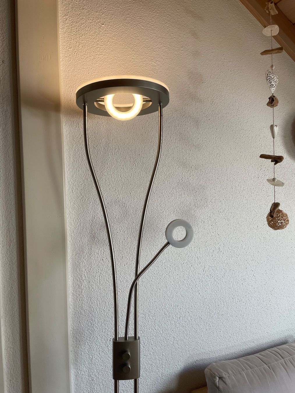 Lampen: LED Stehleuchte mit Leselampe – Gebraucht aus Grossdietwil von iro_7t5v 3