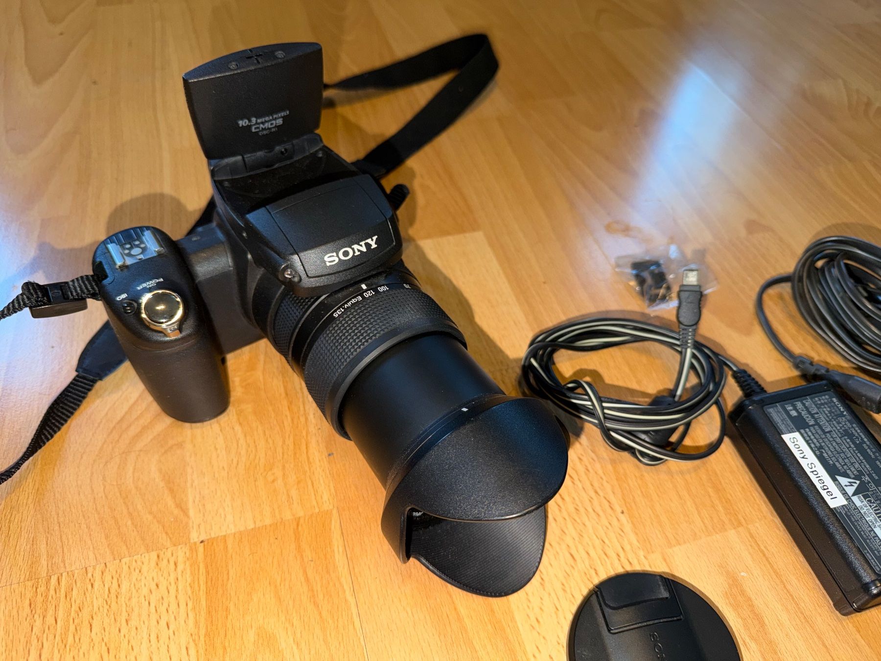 Sony Kamera: Digitalkamera Sony DSC R1 – Gebraucht aus Aarau von KorgPA 3