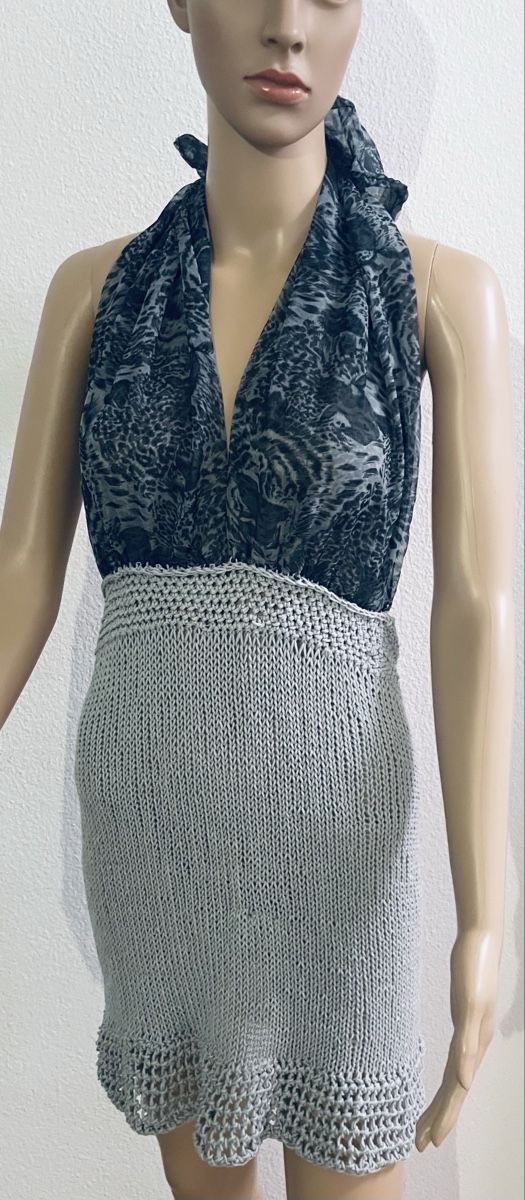 Robes:  Kleid Grösse M, Neckholder Kleid – Neuf avec emballage d'origine à Au ZH par Jaggy4