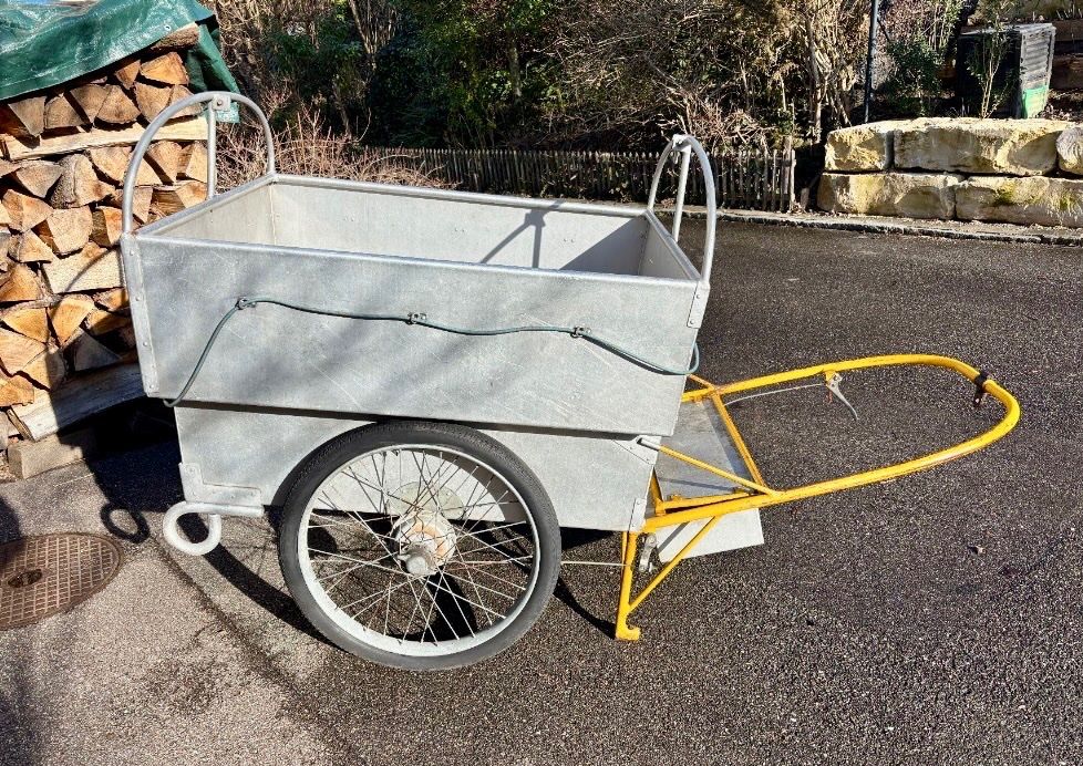 Rimorchi: Fasnachtswagen, Postwagen mit Velokupplung – Usato da Dittingen venduto da balinca