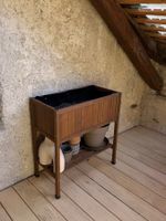 raised wood bed