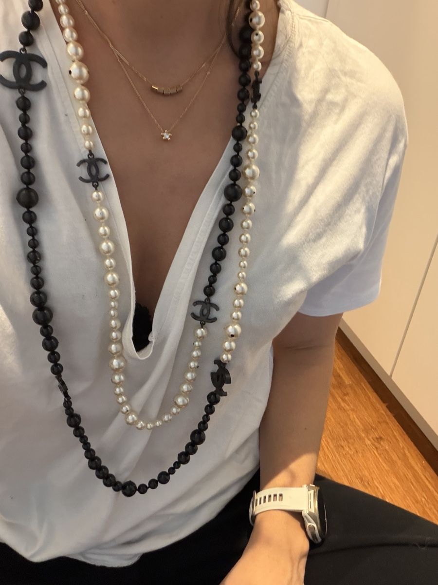 Catenine: Chanel Halskette, Schwarz/Weiss Perlen! – Usato da Cham venduto da MCK9111