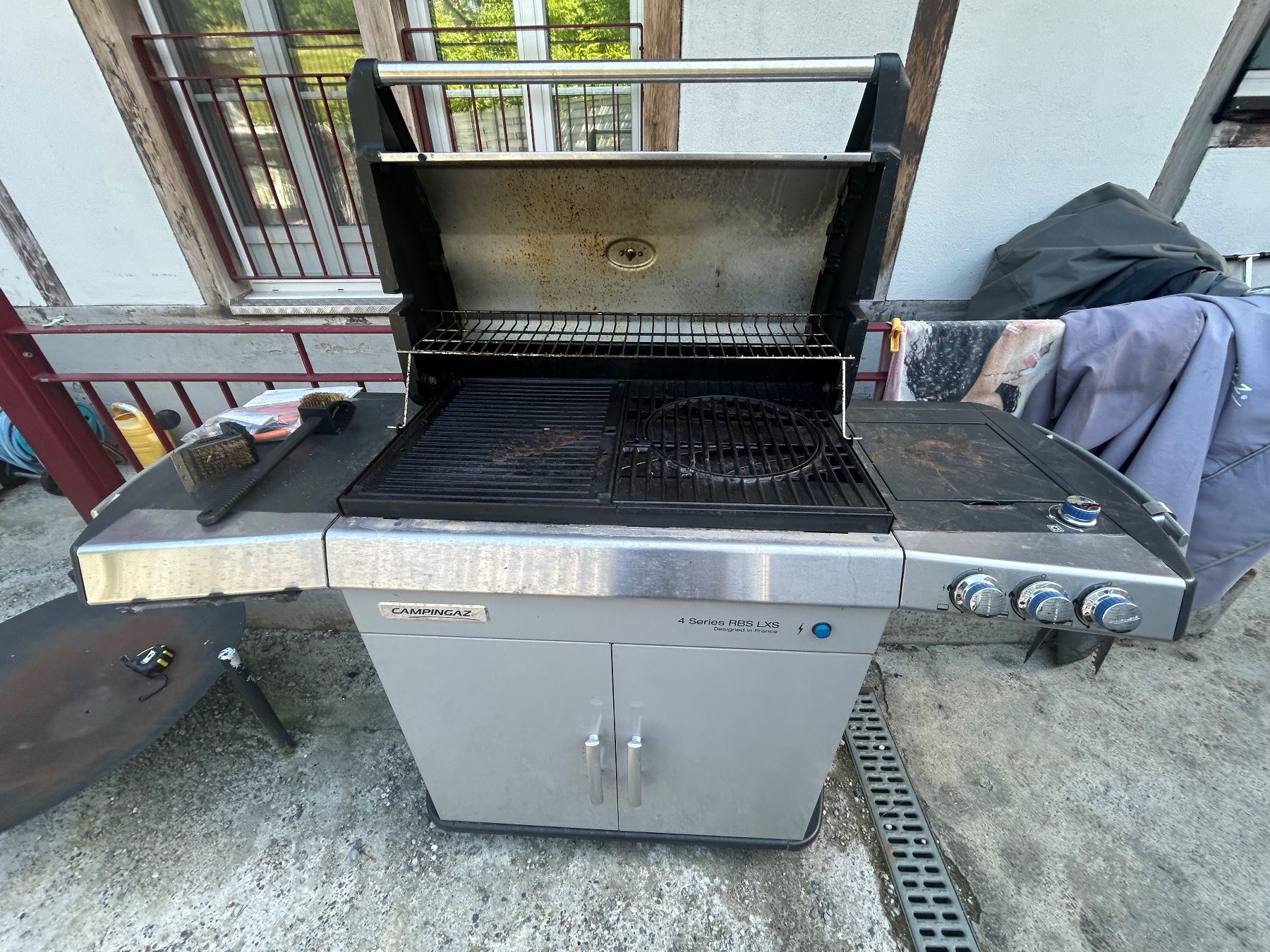 Griglie: Campingaz 4-Brenner Gasgrill mit Abdeckung – Usato da Mühledorf SO venduto da Dania77 6