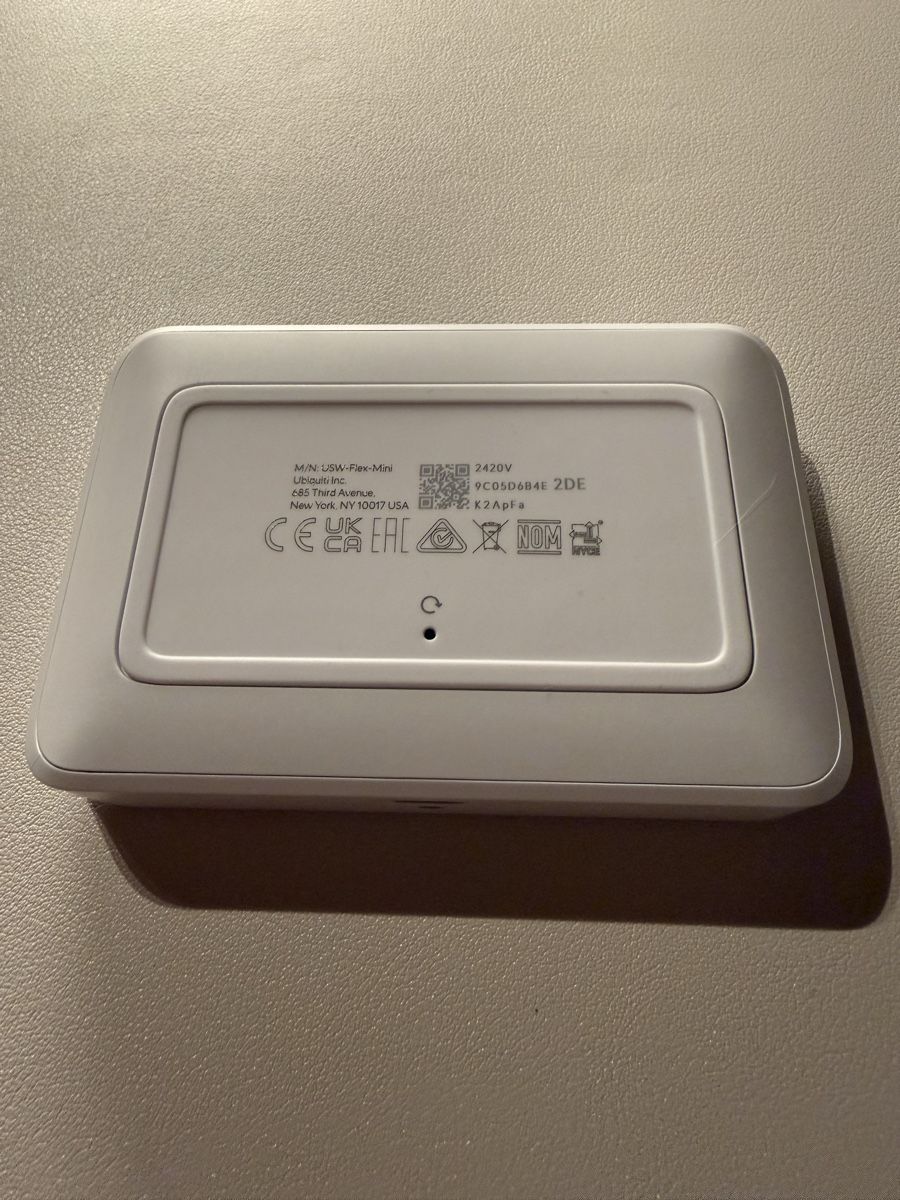 Ubiquiti Hub & Switch: Ubiquiti UniFi Switch Flex Mini (USW-Flex-Mini) – Usato da Lax venduto da florian_schnyder 1