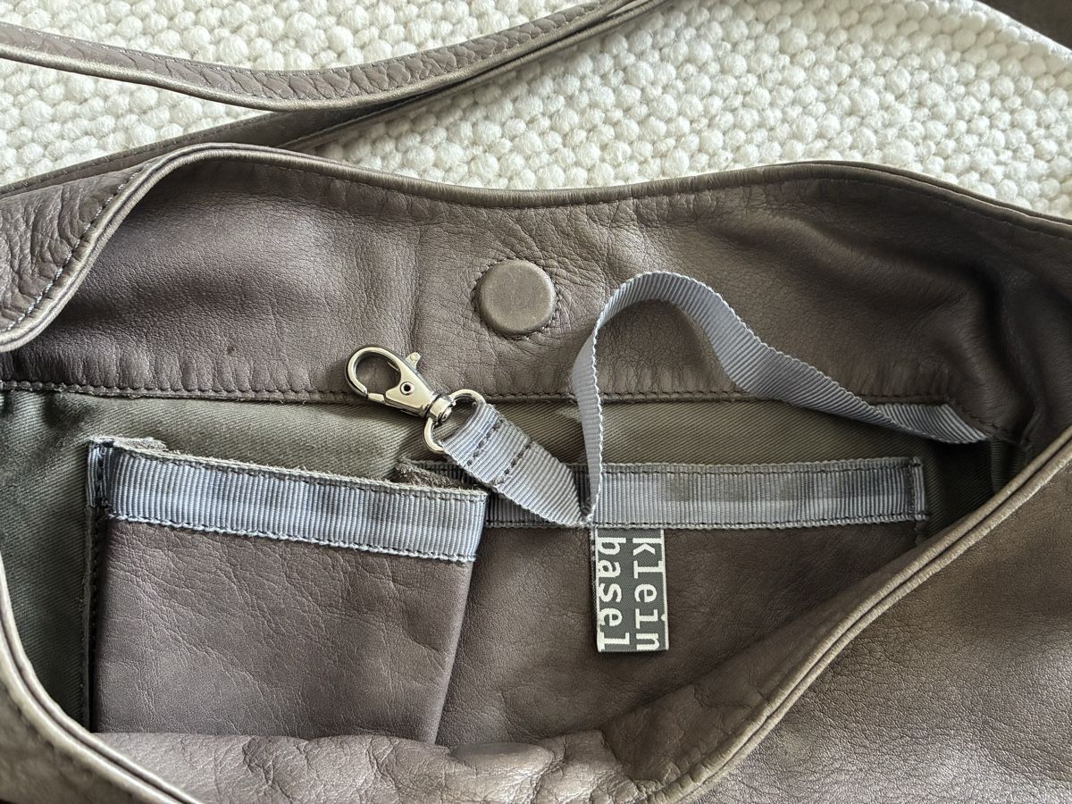 Kleinbasel Sacs femmes: Schultertasche Kleinbasel – D'occasion à Zürich par alva12 4