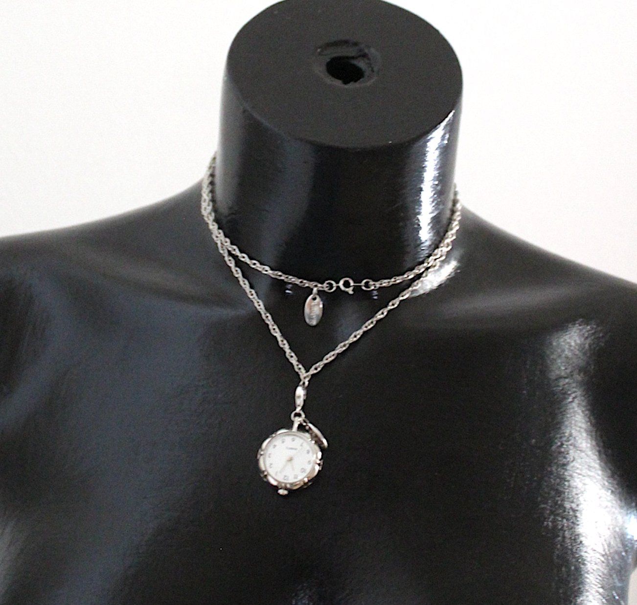 Catenine: LBVYR Uhr an Kette, Länge ca. 43.5 cm – Usato da Locarno venduto da madame-tus-sauds 4