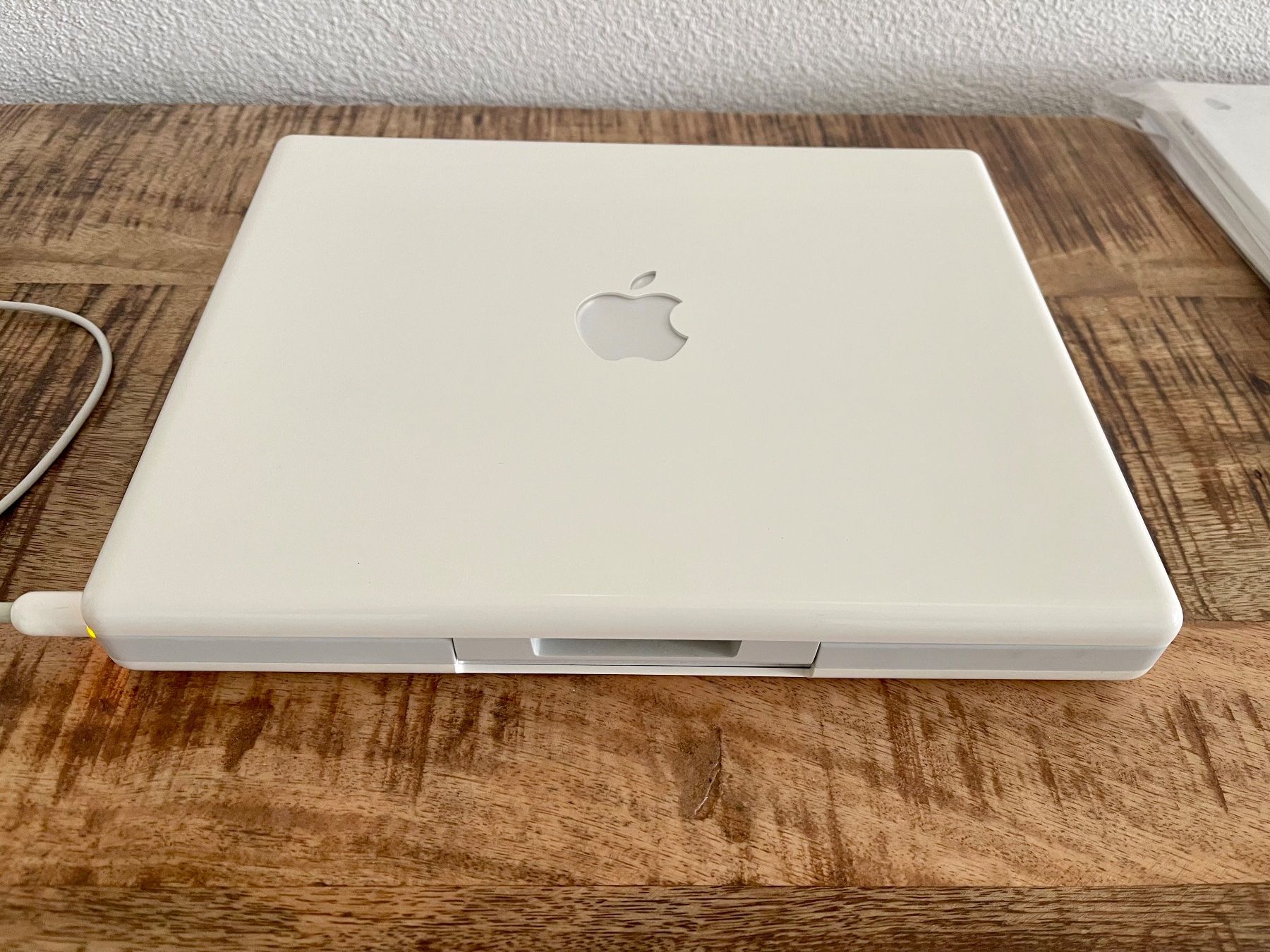Apple Notebooks: Apple iBook G4 1.2 mit Originalsoftware und LAN-Adapter – Gebraucht aus Weggis von Katastropholi 5