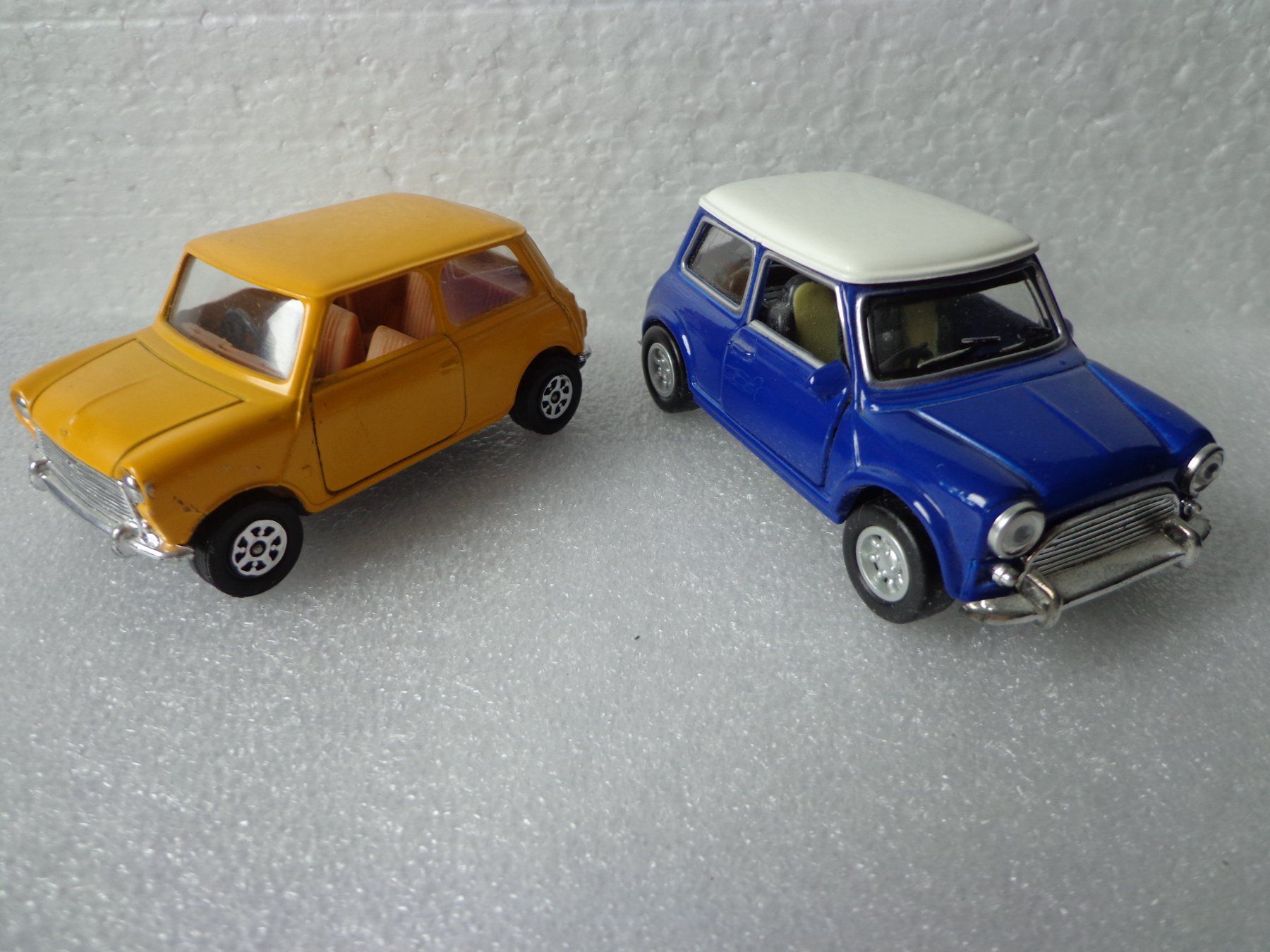 Modellini d'auto: Mini 850/1000 alte Form, Lot – Nuovo (secondo la descrizione) da Hinterkappelen venduto da Roku5 2