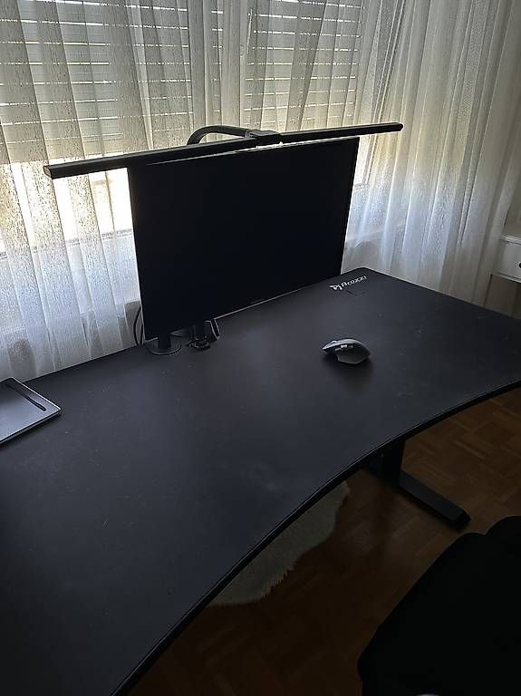 Stühle: Arozzi Gaming-Set / Tisch & Gaming-Stuhl – Gebraucht aus Aarau, Rohr von kri_9vcj