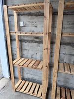 Holzregal