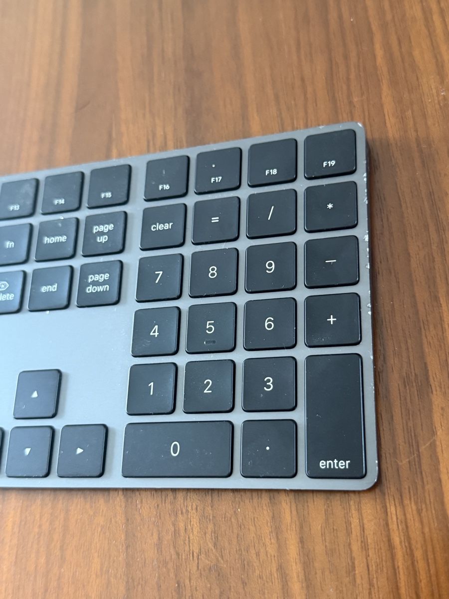 Apple Tastaturen: Apple Magic Keyboard with Numeric Keypad lightning port  – Gebraucht aus Wetzikon ZH von Vatani 2