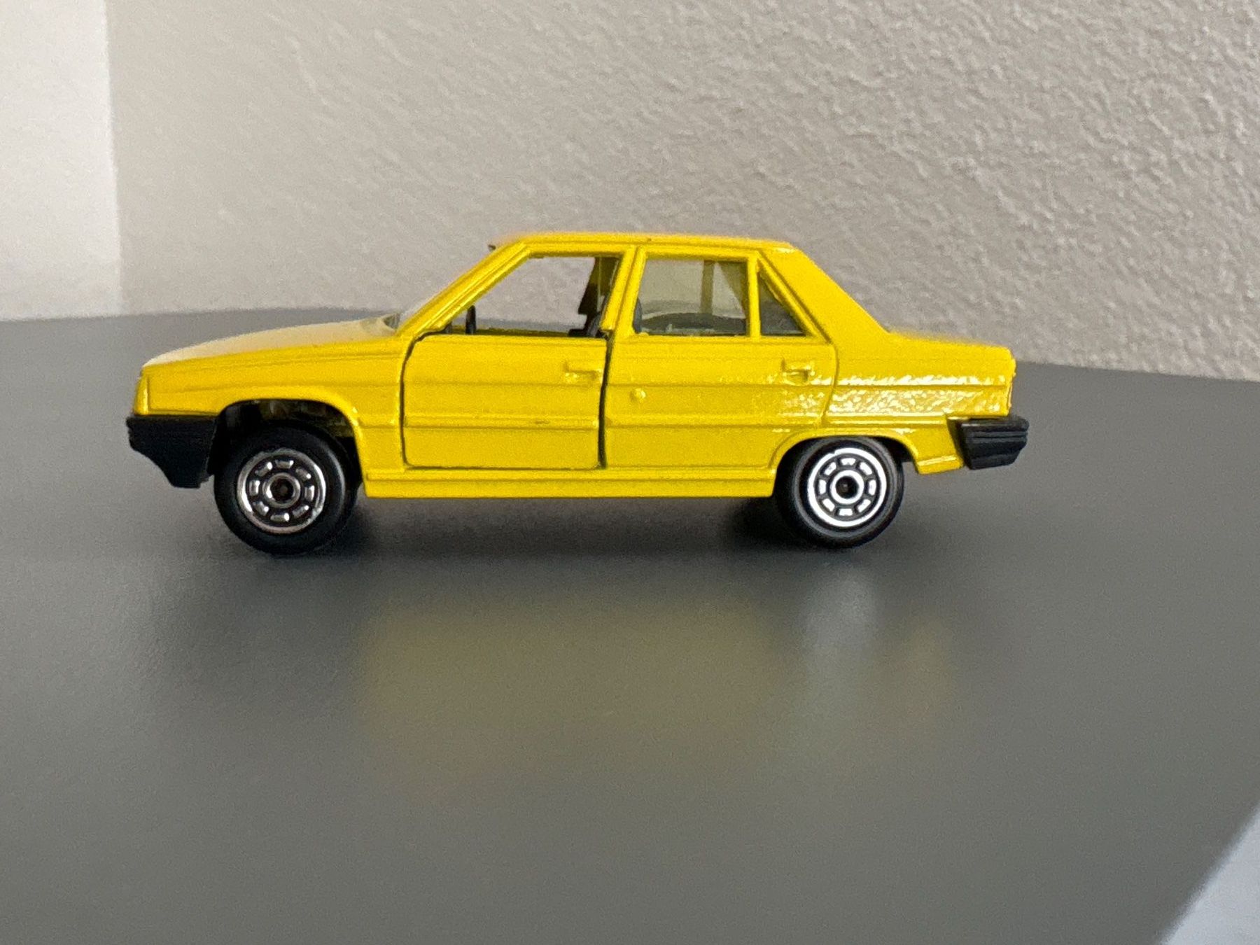 Modellini d'auto: ANTIKES AUTO GELB***************** – Usato da Ibach venduto da lisch3