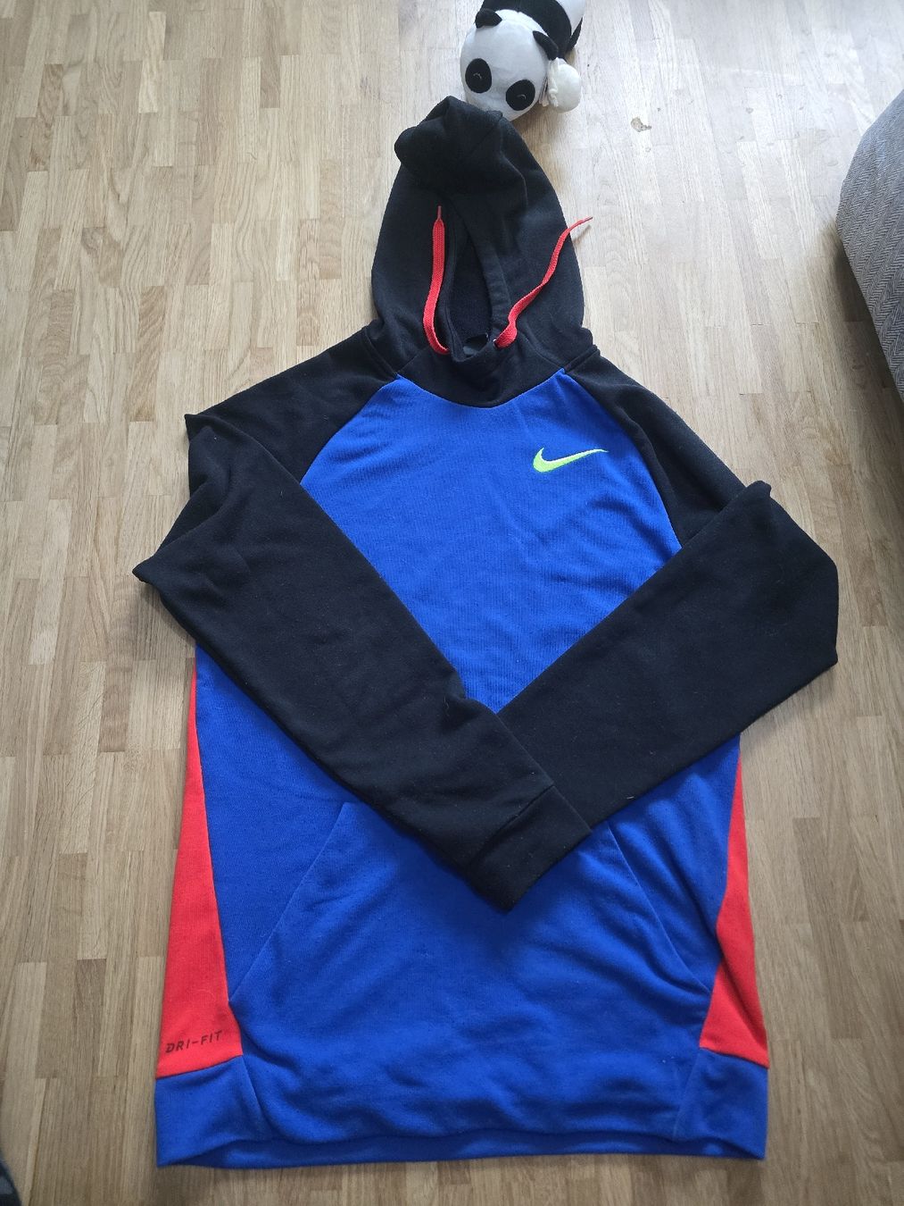 Nike Pullover & Sweatshirts: Pull Nike Dri-FIT Taille S, Chaud et Confortable! – Gebraucht aus Mont-sur-Lausanne von Didinho