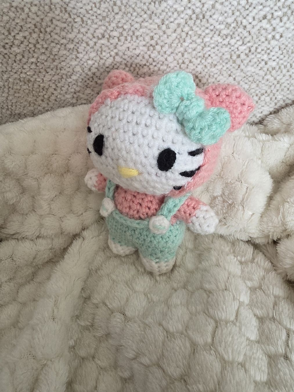 Jouets: Gehäkelte Hello Kitty – Neuf avec emballage d'origine à Zürich par TG014 1