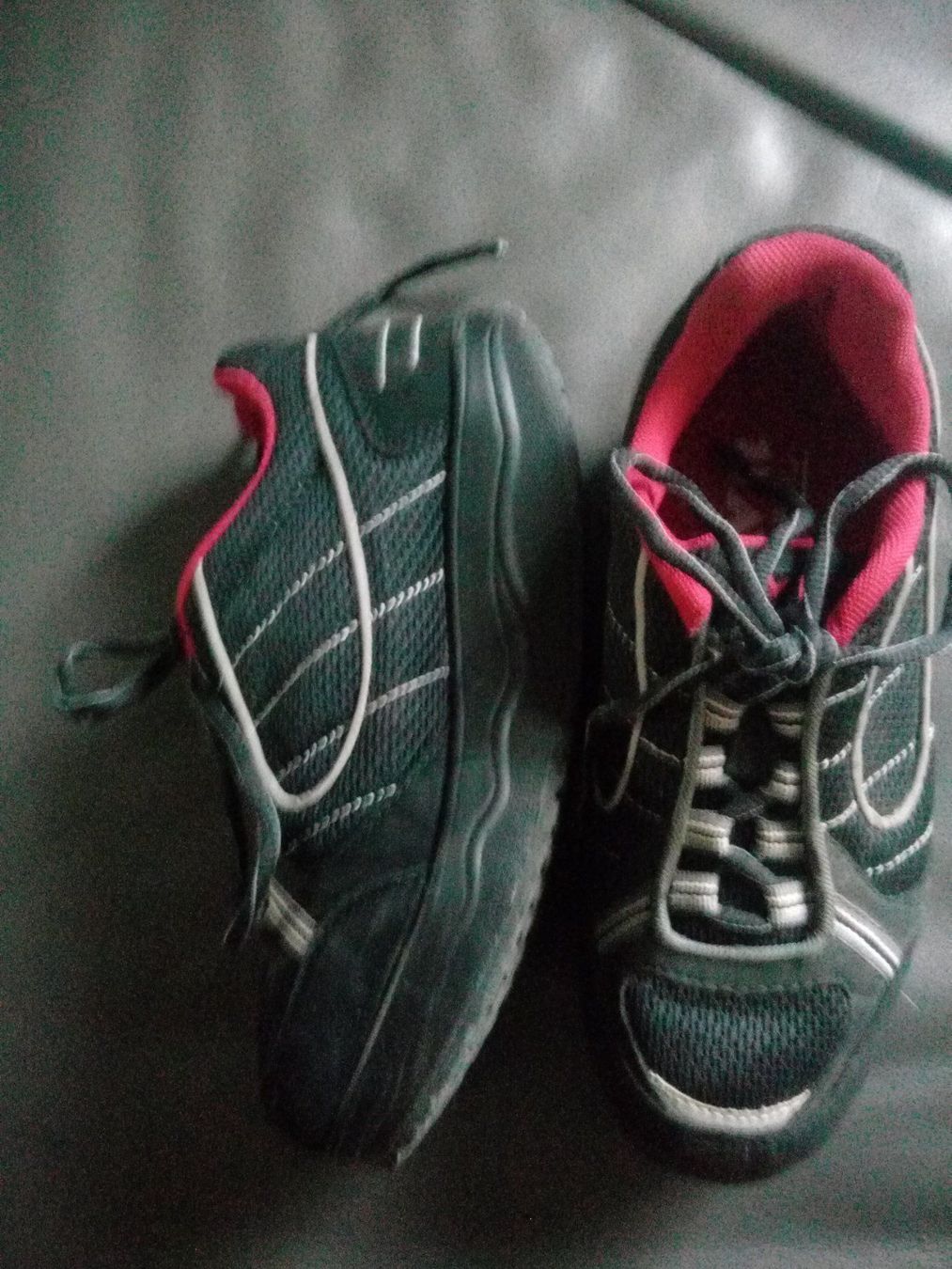 Scarpe da uomo: Aviv Sportschuh gr. 39 – Usato da Krattigen venduto da Winnie12 2