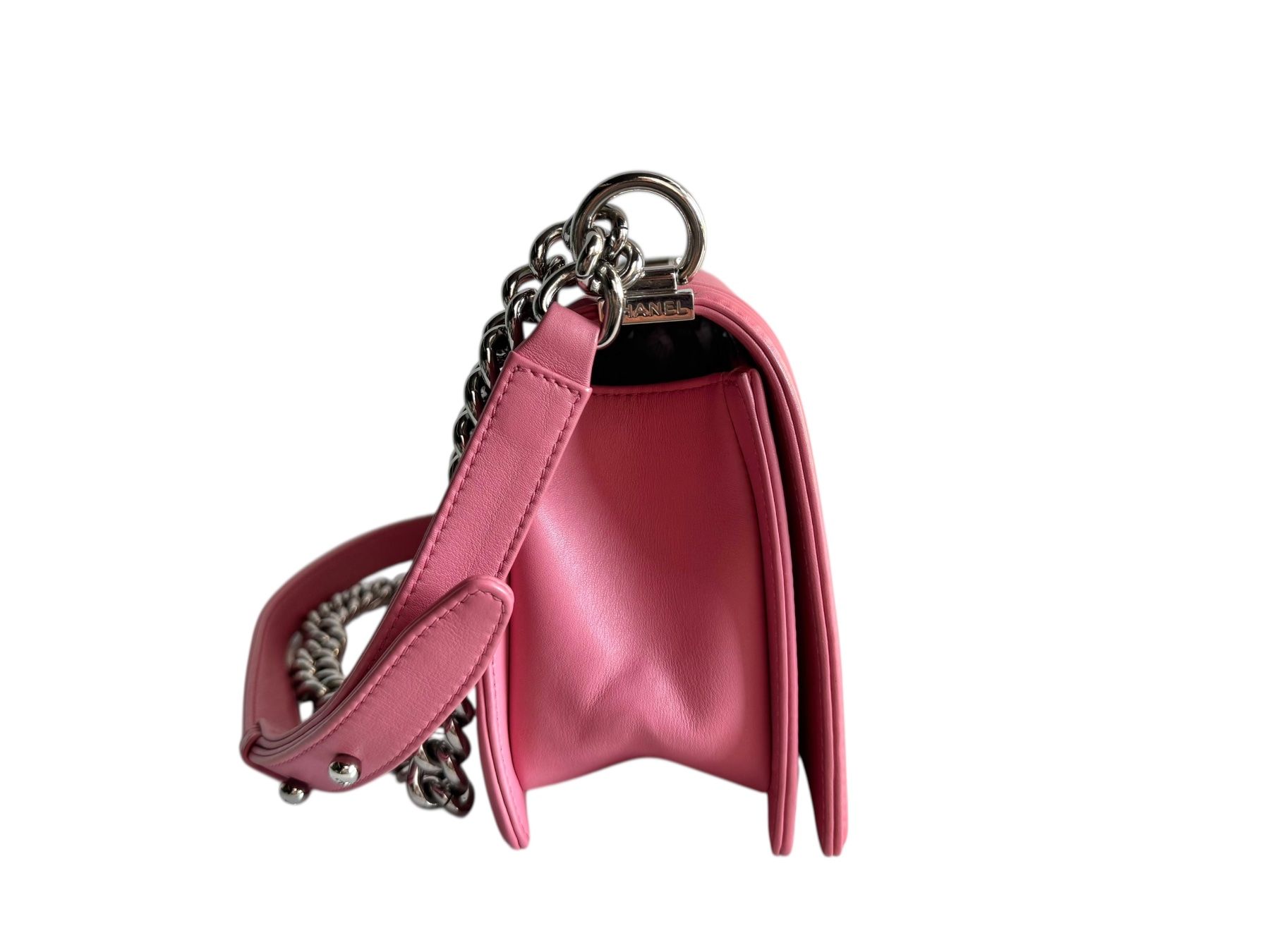 Chanel Taschen für Damen: CHANEL Lambskin Chevron Quilted Medium Boy Flap Tasche – Gebraucht aus Kriens von hannaandkiko 2