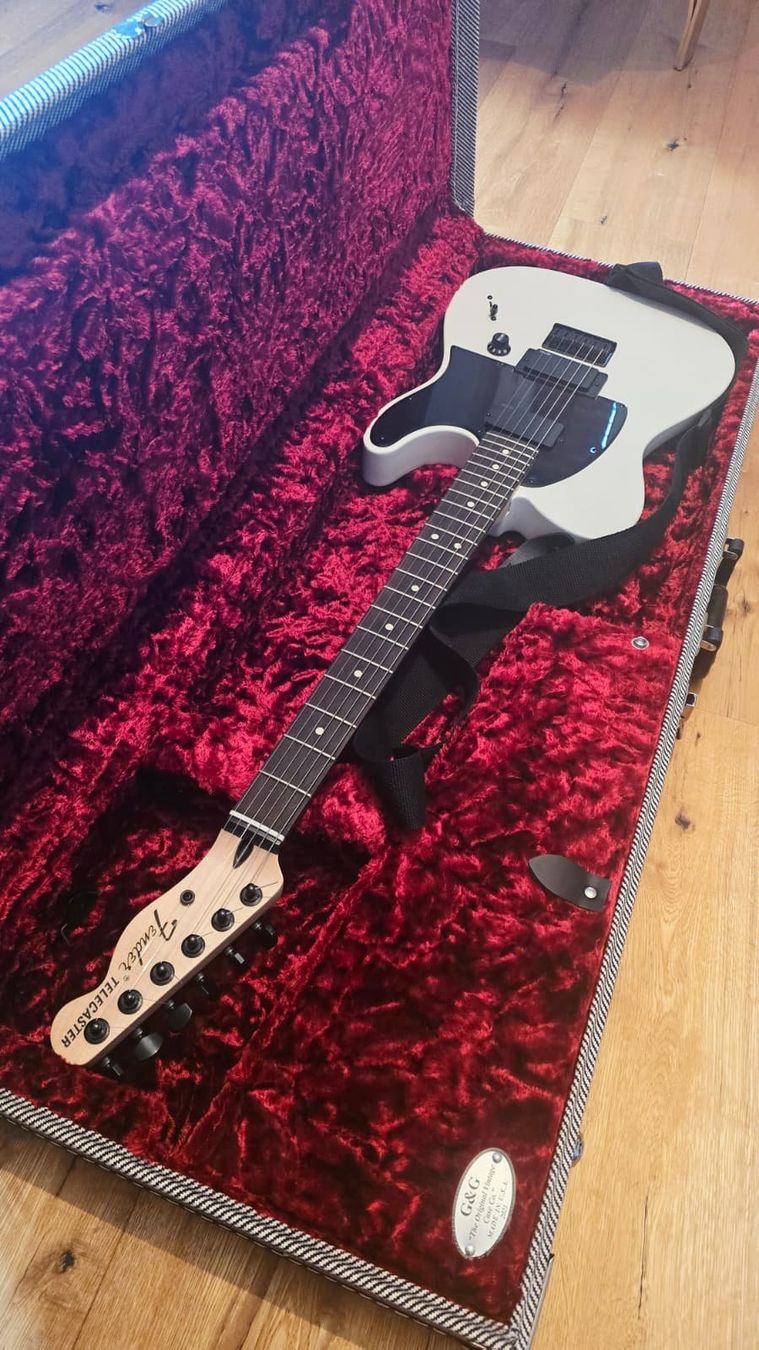 Fender Instruments de musique: Fender Jim Root Telecaster, Flat White – D'occasion à Einsiedeln par Hugh_Idiyit 2