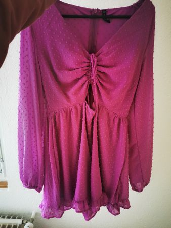 Pinkes Kleid mit Rüschen, Grösse M, perfekt für den Sommer!
