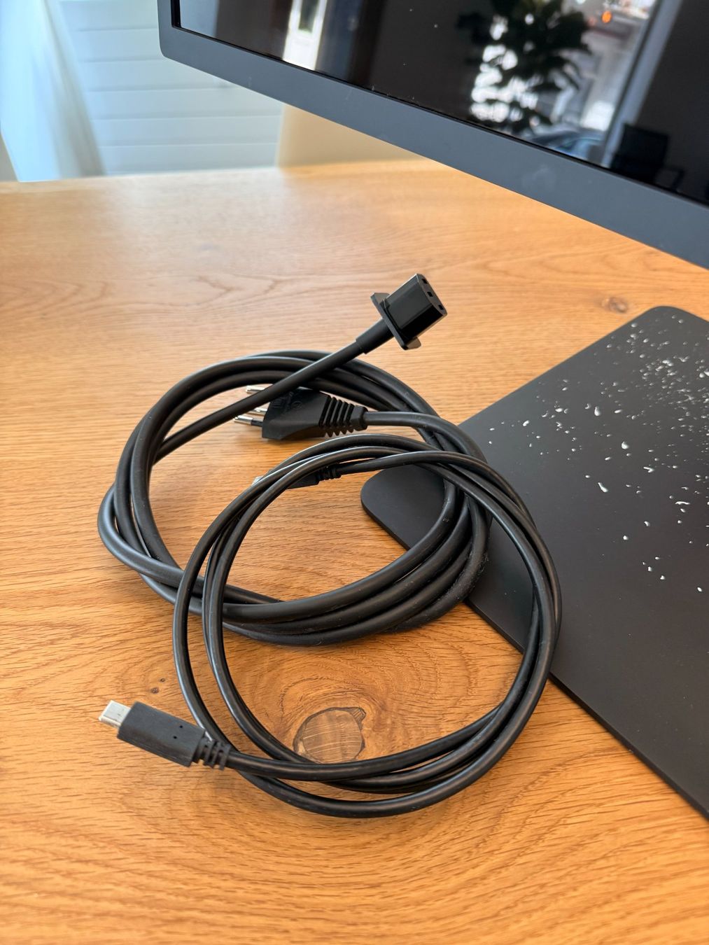 LG Monitor: Monitor LG UltraFine – Usato da Zürich venduto da kiddoroboto 5