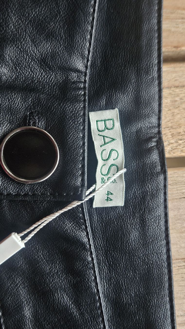 Hosen: Pantalon simili cuir large – Neu und originalverpackt aus Genève von nat_f997 1