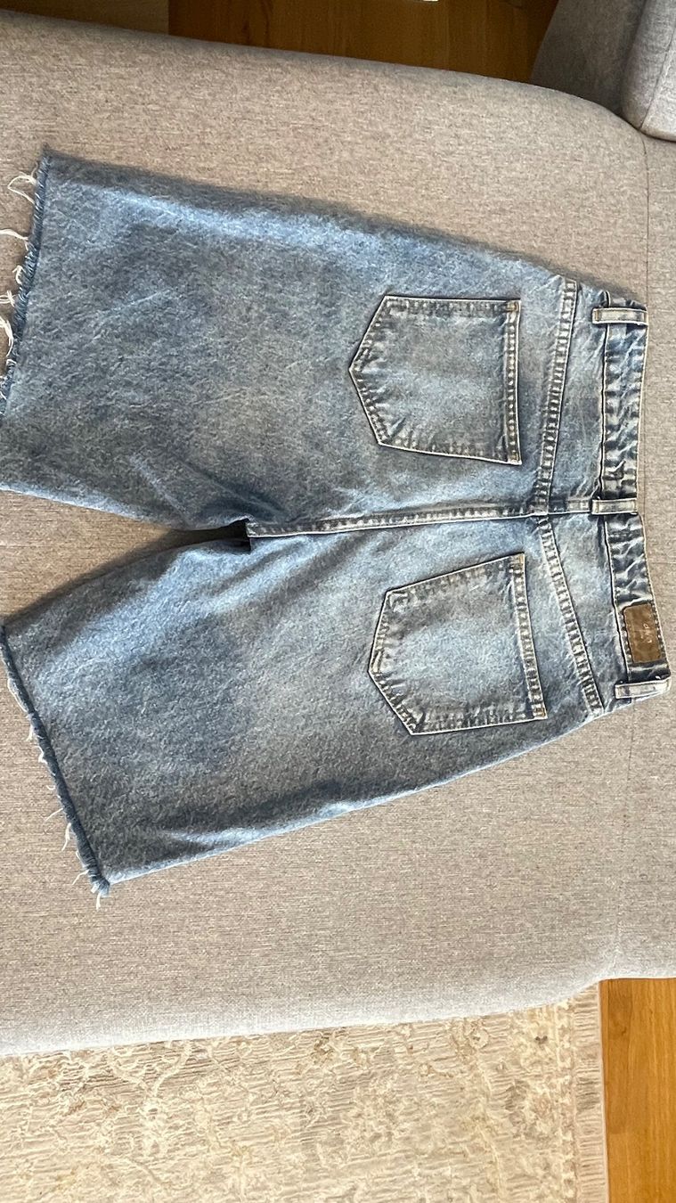 Jeans: DILVIN BLUE Jeans Shorts Grösse 38 hellblau – Gebraucht aus Biel/Bienne von gul_fxx2 1