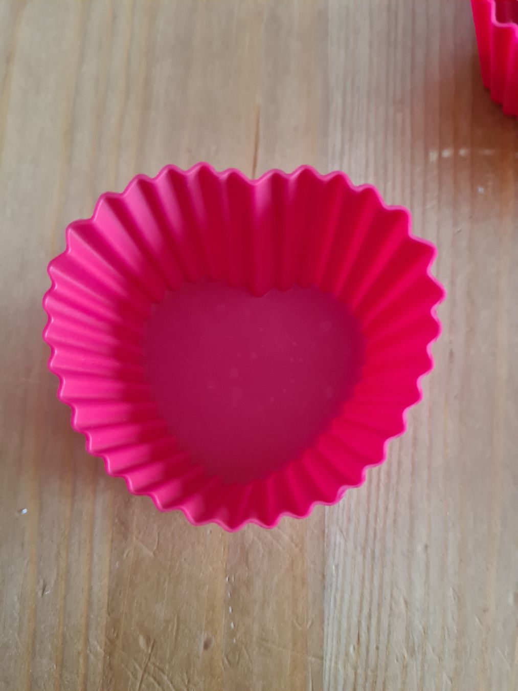 Teglie da forno: Herz-Muffinformen Silikon 12Stk rot – Usato da Horw venduto da Mirii91 1