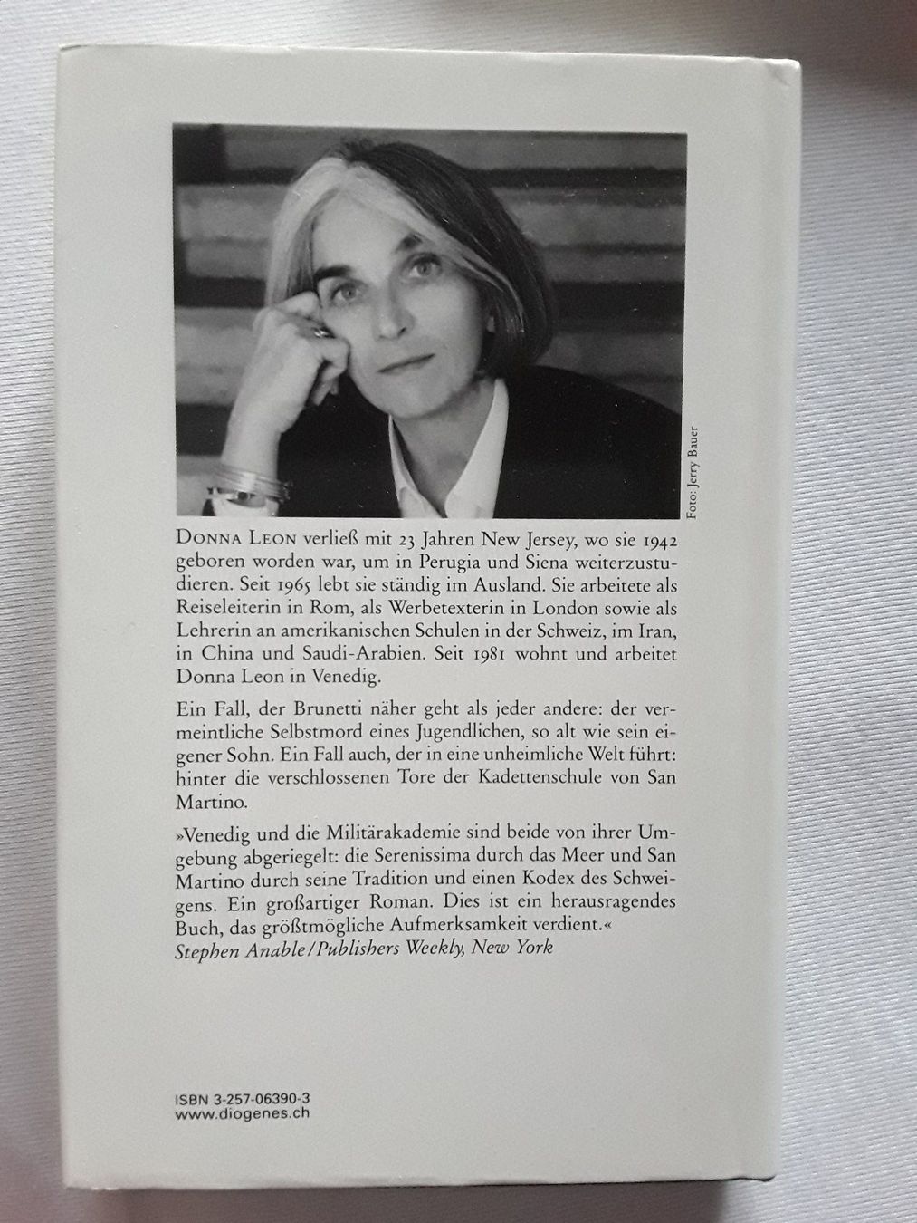 Libri: Donna Leon - Verschwiegene Kanäle - GB – Usato da Wattwil venduto da tannenmeise73 1