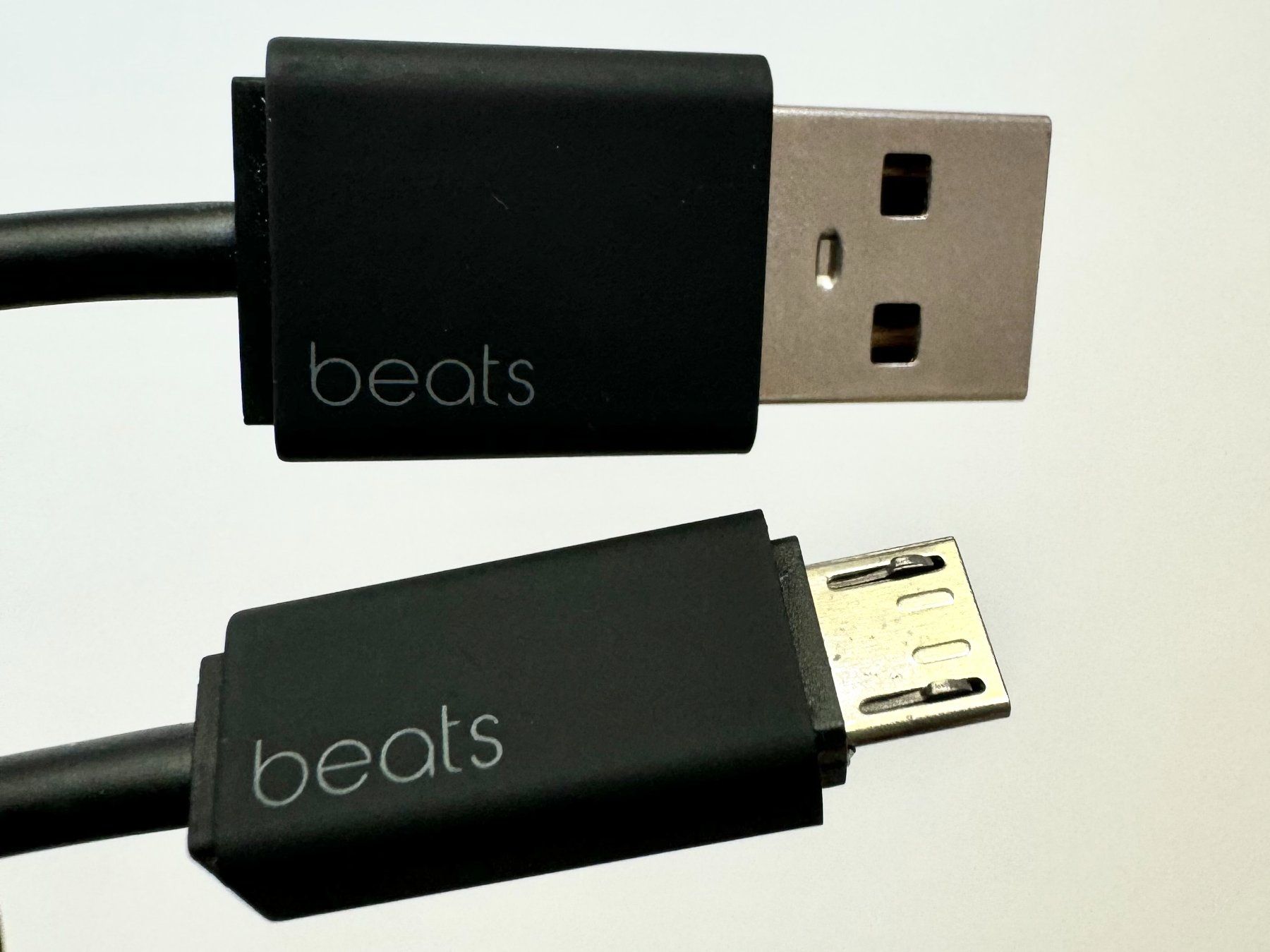Beats Cavi: Beats Câble de chargeur pour casque audio – Usato da Genève venduto da Reveur
