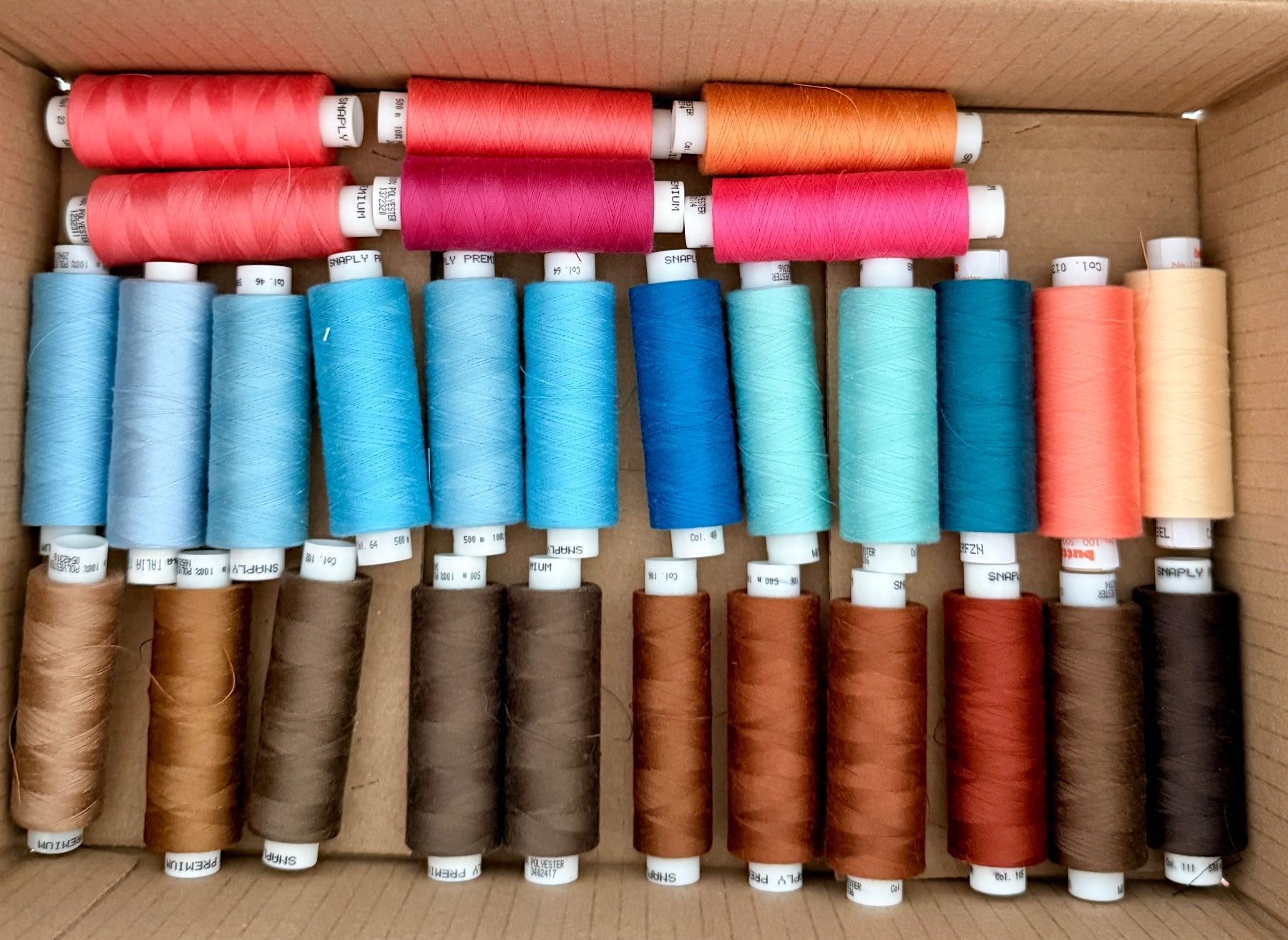 Kordeln & Faden: Nähgarn Set diverse Farben – Neu (gemäss Beschreibung) aus Nottwil von CandyCaty