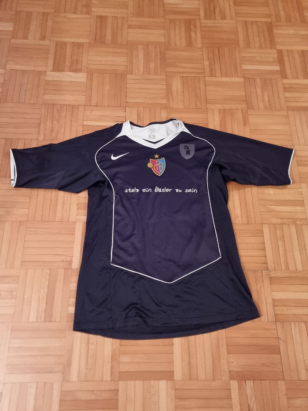FC Basel Canottiere & Pantaloni: FC Basel 2004-2005 Auswärtstrikot – Usato da Suhr venduto da SariLacivert1907