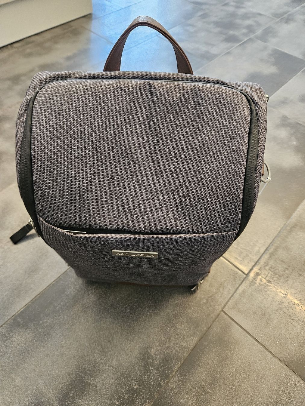 Zaini: ABC Design Rucksack Grau unbenutzt    – Nuovo (secondo la descrizione) da Ormalingen venduto da nomolnoi