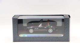 BMW Z8 1:43 Paragon Models