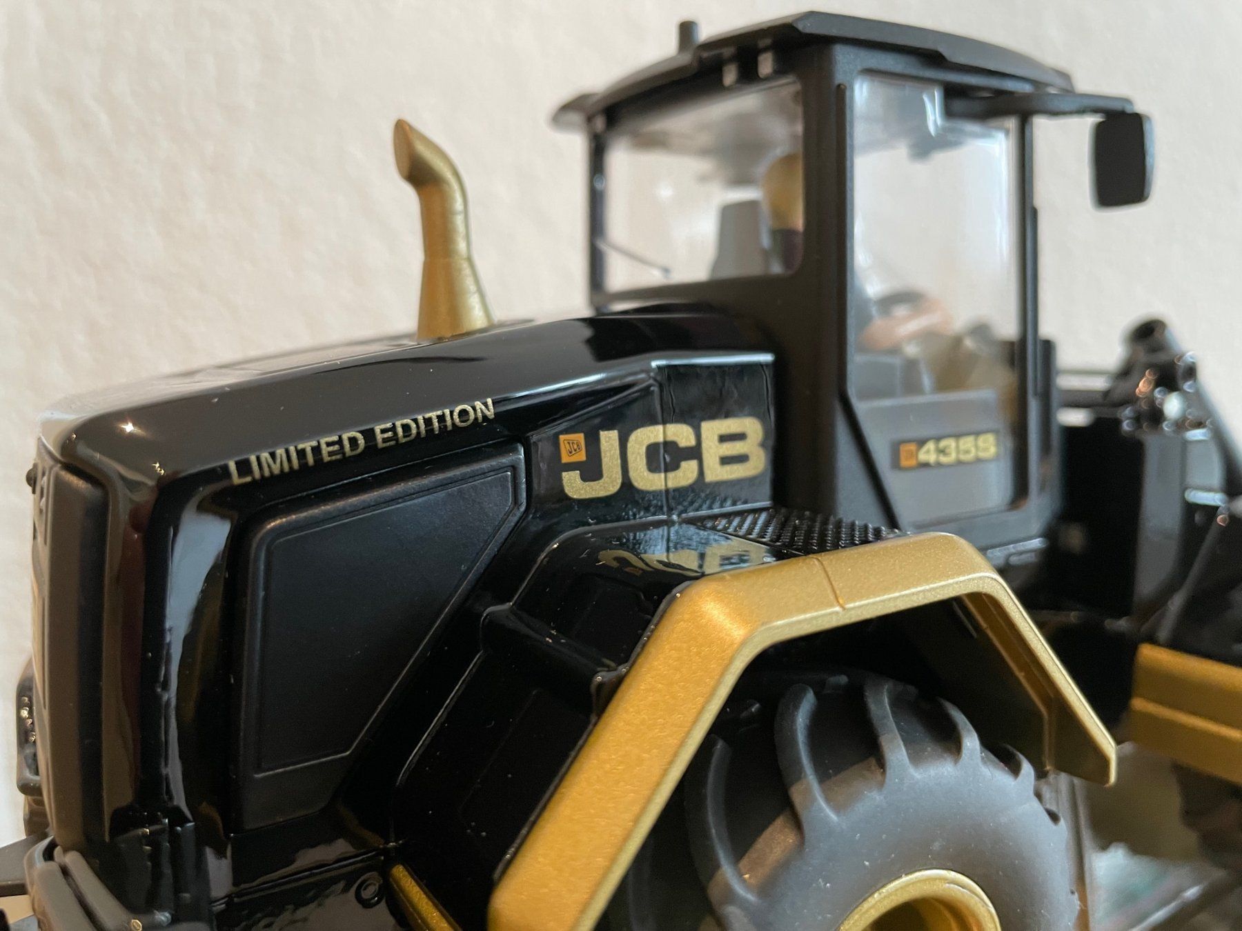 Jcb Caricatori: SIKU JCB 435 S Hoflader Gold – Nuovo e nell'imballaggio originale da Kreuzlingen venduto da Stefan1150 4