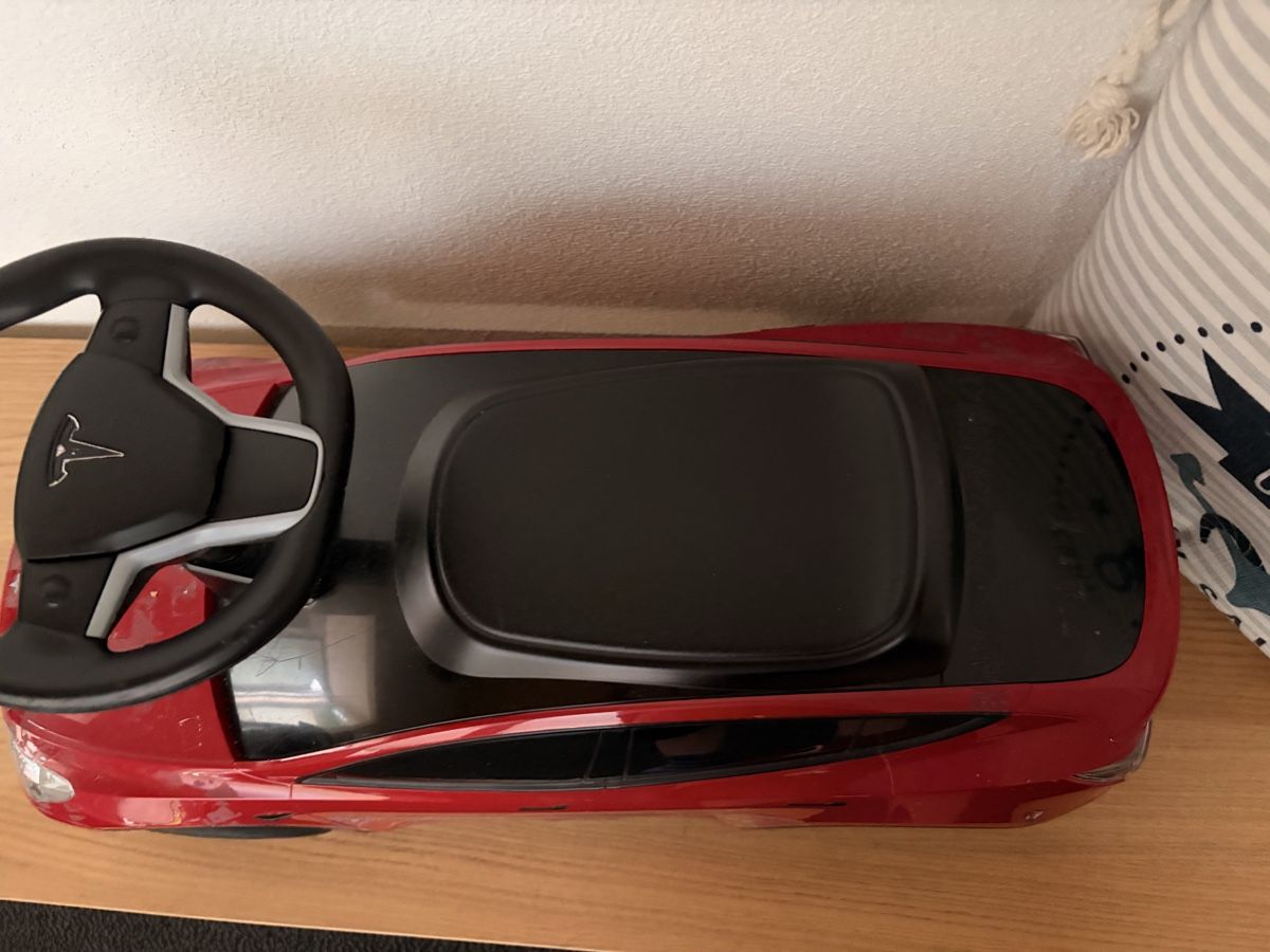Veicoli per bambini: Kinder Rutschauto Tesla Model Y rot gebraucht – Usato da Seelisberg venduto da Ernst_Tr 2