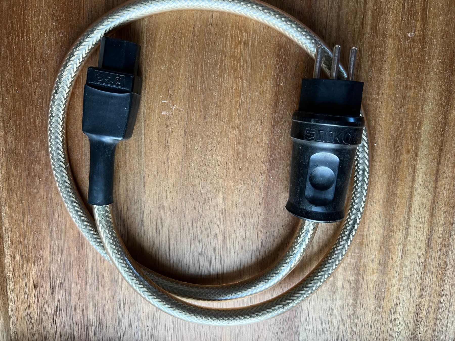 Câbles: High End Netzkabel "Stecko" – D'occasion à Bazenheid par rue_6hcy 1