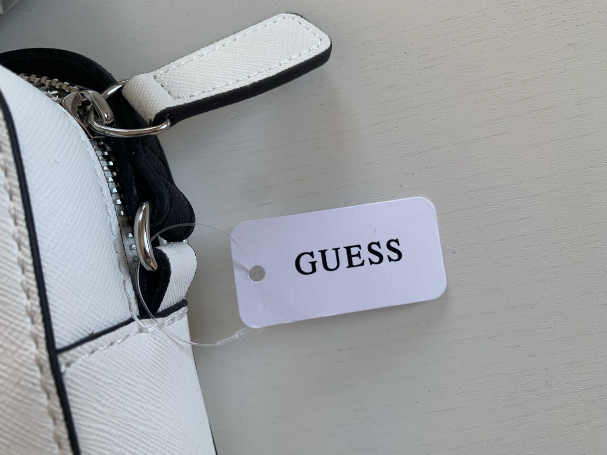 Guess Borse da donna: Neuf GUESS Crossbody bag – Nuovo (secondo la descrizione) da La Chaux-de-Fonds venduto da aeroame 1