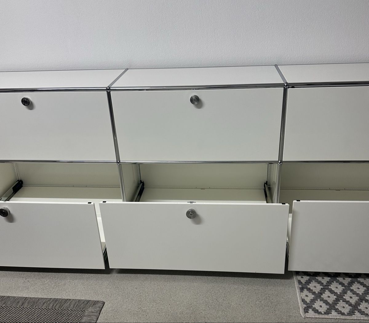 USM Cassettiere: ..USM Sideboard weiss 226 x 75 x 37 cm – Usato da Beringen venduto da Chris2026 1