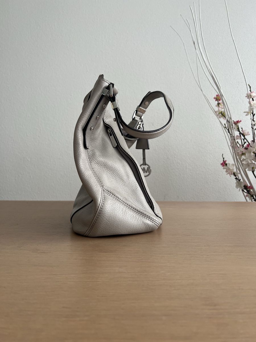 Michael Kors Sacs femmes: 5 x MICHAEL KORS TASCHEN – D'occasion à Belp par Raydanone 9